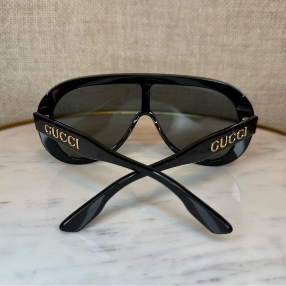 New! Authentic Gucci Shield Sunglasses - Picture 10 of 14